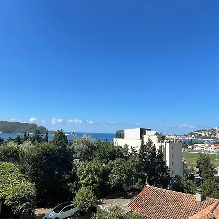 Panorama Apartment *